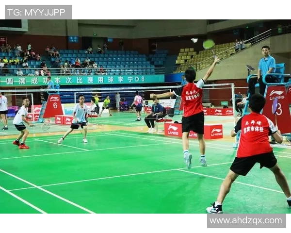 成都羽毛球队实力揭秘:羽毛球巨献背后的训练与荣耀之路 成都羽毛球队实力揭秘:羽毛球巨献背后的训练与荣耀之路