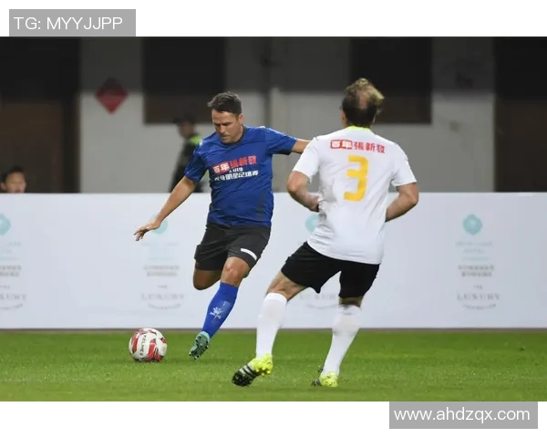 探索全球足球明星的名字与他们的传奇故事 探索全球足球明星的名字与他们的传奇故事